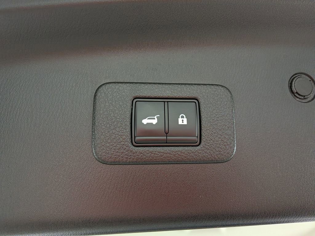 Used 2023 Nissan Armada Platinum w/ Captain's Chairs Package image 11