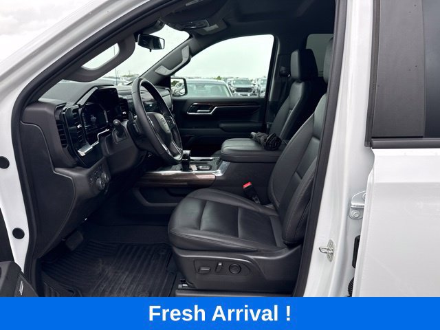 Used 2024 Chevrolet Silverado 1500 RST w/ Convenience Package II AWD/4WD image 2