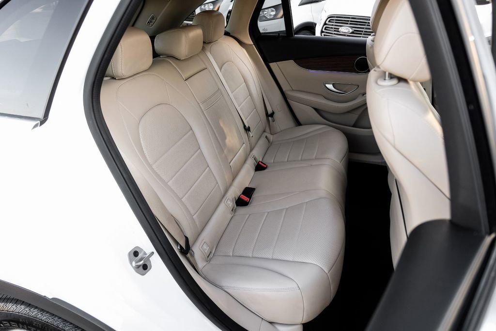 Used 2022 Mercedes-Benz GLC 300 w/ Premium Package Lite image 38