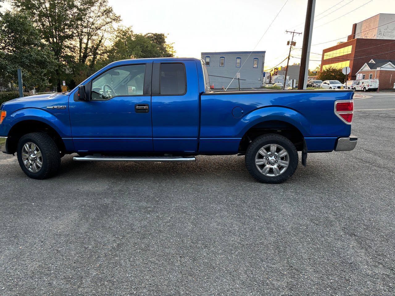 Used 2011 Ford F150 XLT w/ XLT Chrome Pkg RWD image 9