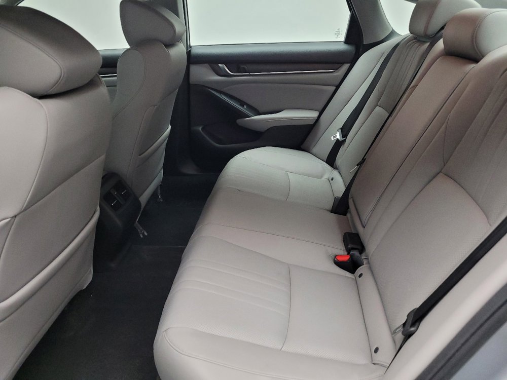 Used 2018 Honda Accord Touring image 18
