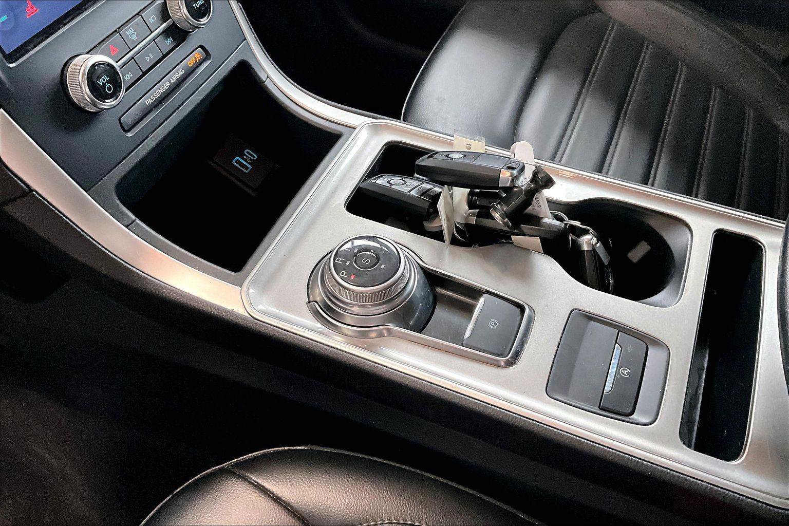 Used 2023 Ford Edge SEL image 16