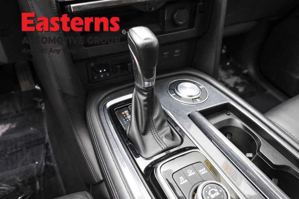 Used 2024 Nissan Armada SV image 13