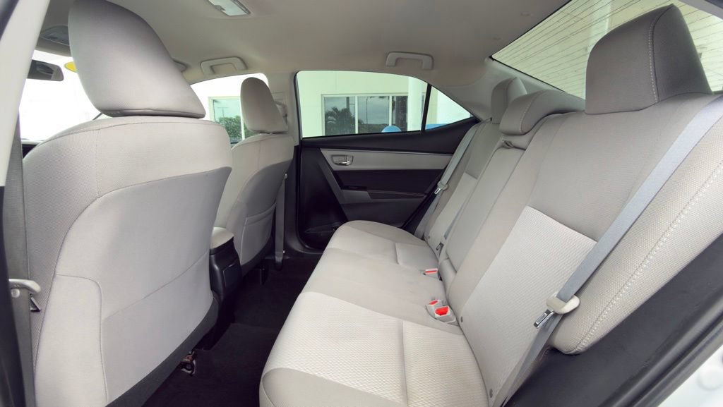 Used 2015 Toyota Corolla LE FWD image 8