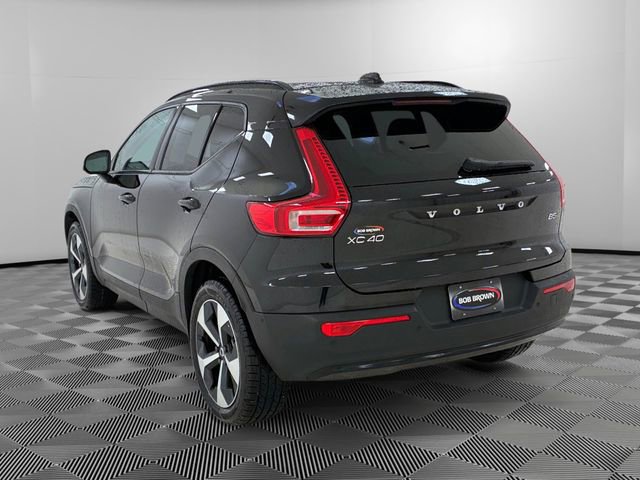 Used 2024 Volvo XC40 B5 Plus image 5