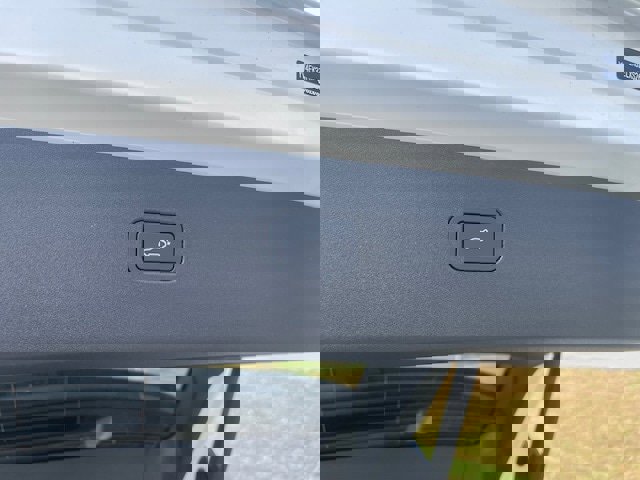 Used 2025 Volvo EX30 Ultra w/ Climate Package image 12