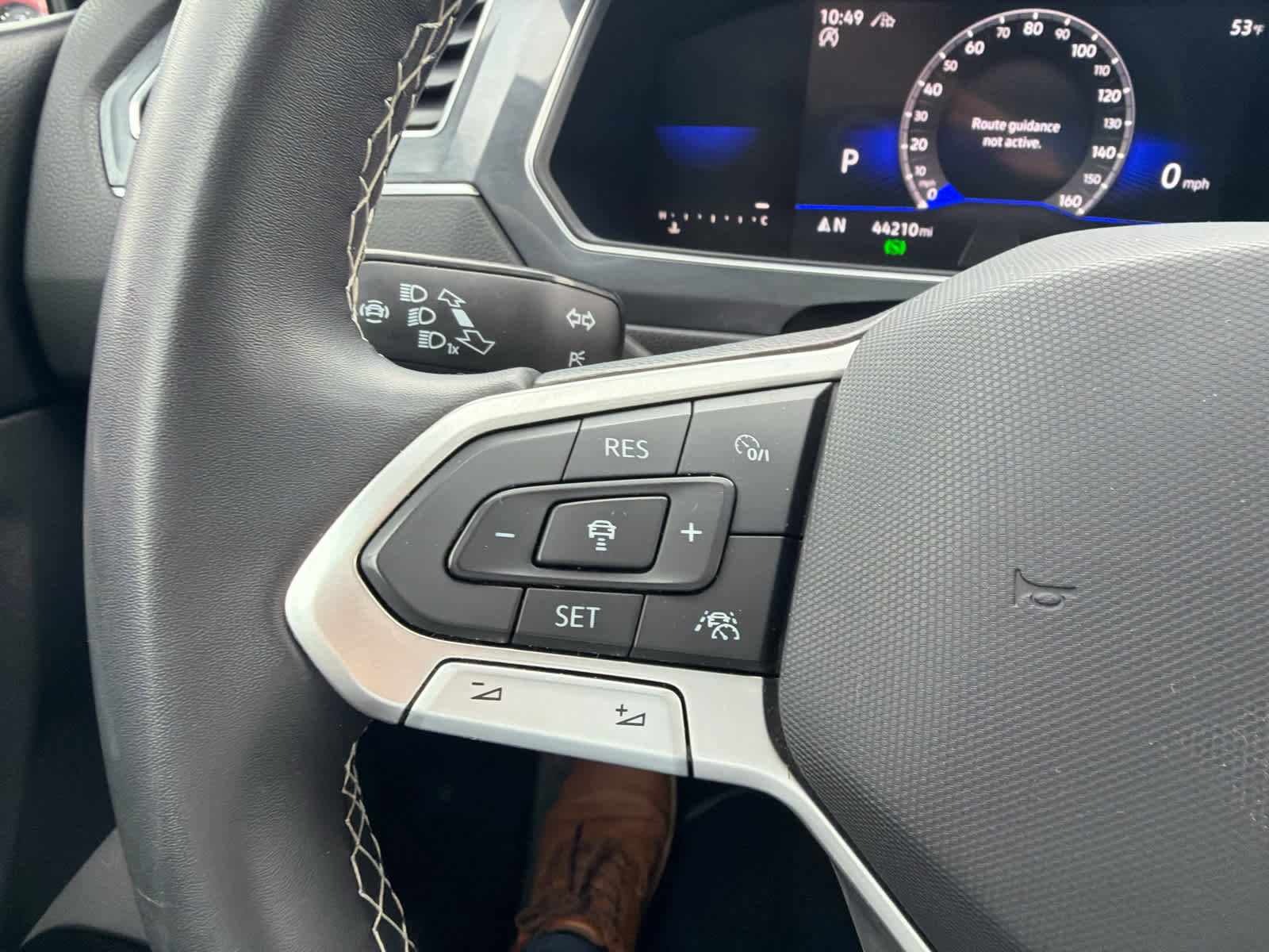 Used 2023 Volkswagen Tiguan SE w/ Panoramic Sunroof Package AWD/4WD image 34