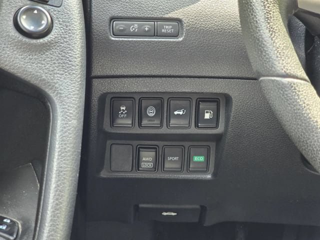 Used 2019 Nissan Rogue SV AWD/4WD image 20