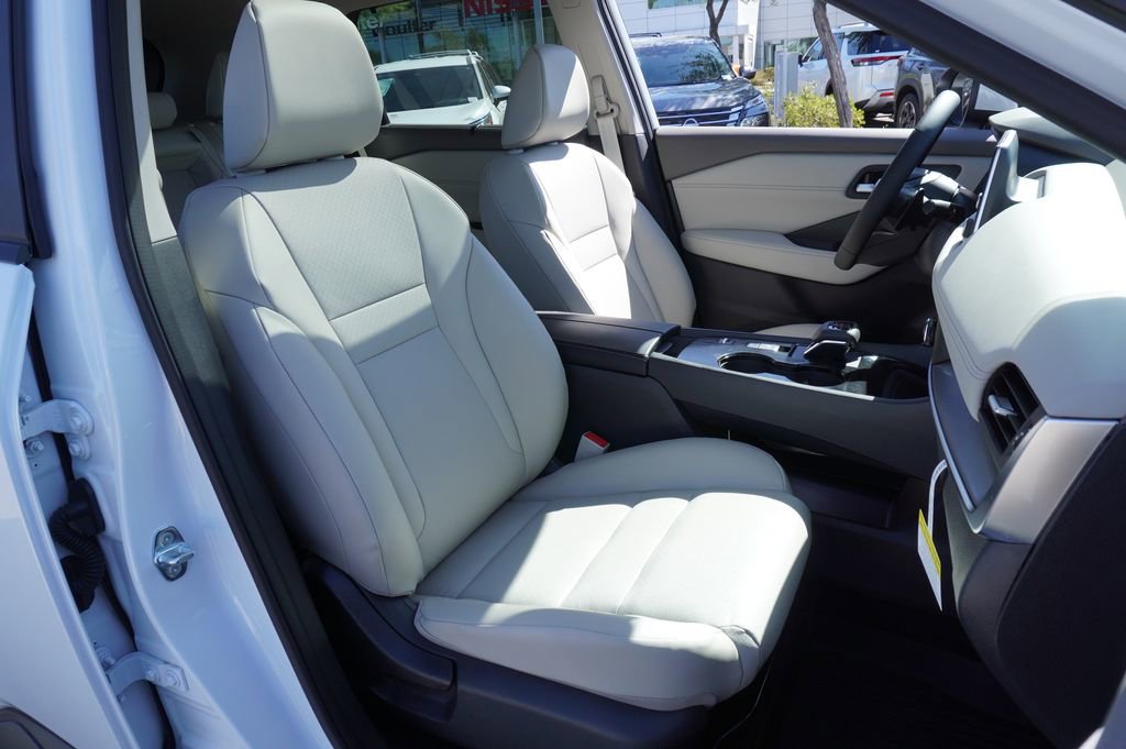 New 2026 Nissan Rogue SV image 12