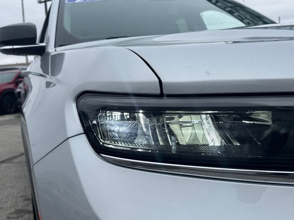 Used 2021 Jeep Grand Cherokee L Limited image 12