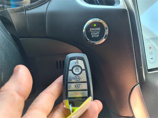 Used 2024 Ford Edge Titanium image 31