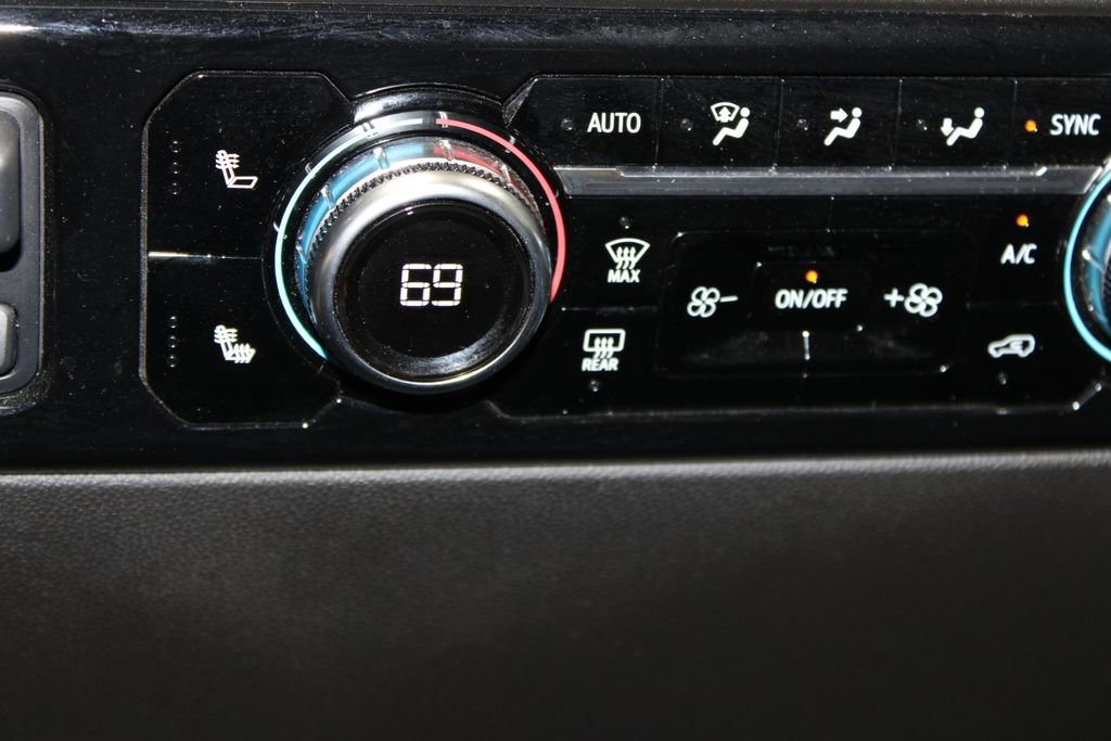 Used 2025 GMC Sierra 1500 SLT AWD/4WD image 26