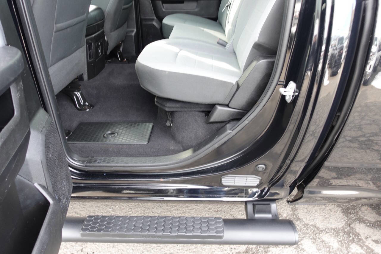 Used 2022 RAM 1500 Classic SLT w/ Electronics Convenience Group image 19