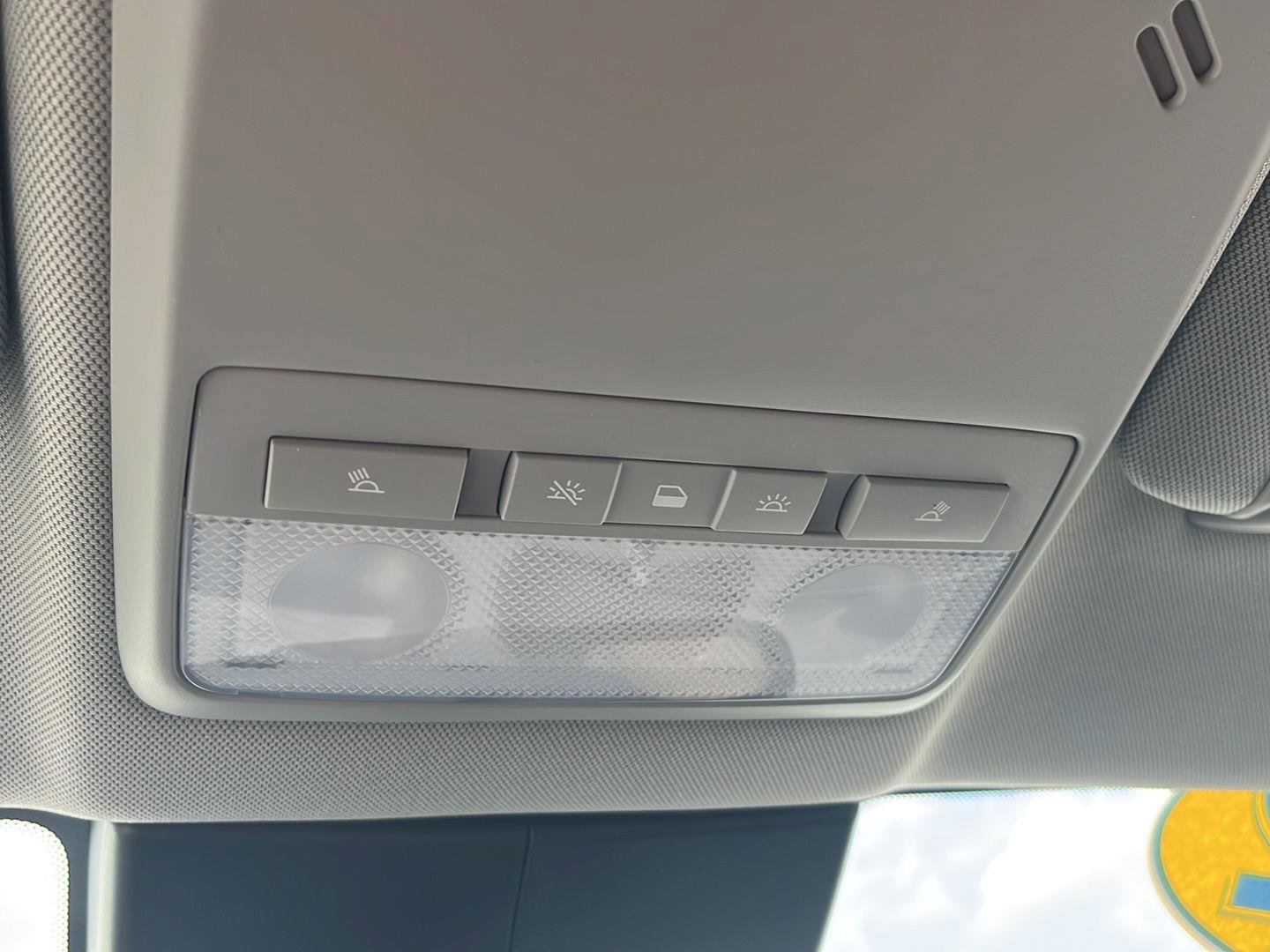 Used 2022 Chevrolet Trax LT w/ Driver Confidence Package image 17