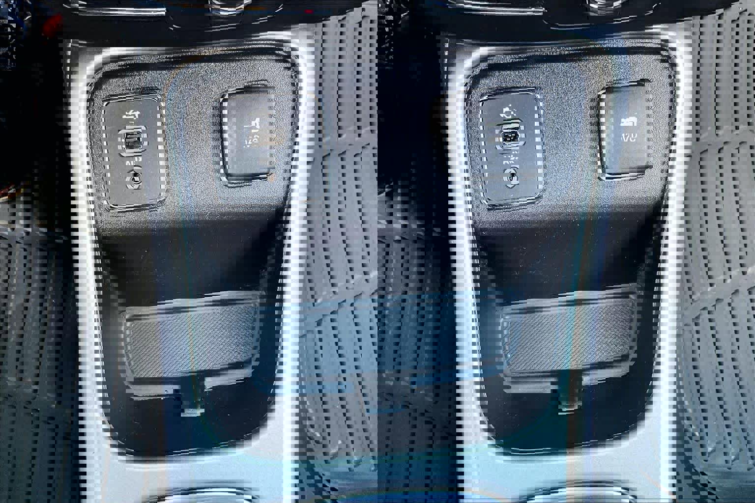 Used 2020 Jeep Compass Latitude image 32