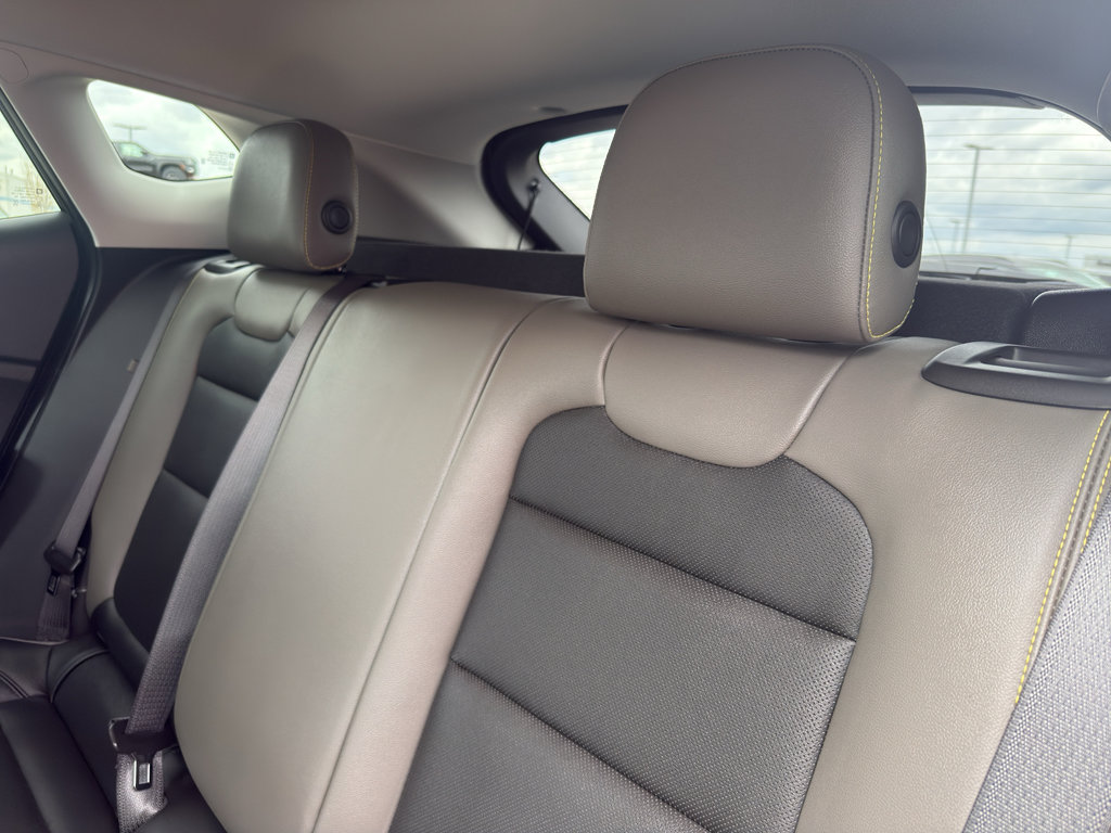 Used 2025 Chevrolet Trax ACTIV w/ Driver Confidence Package FWD image 32