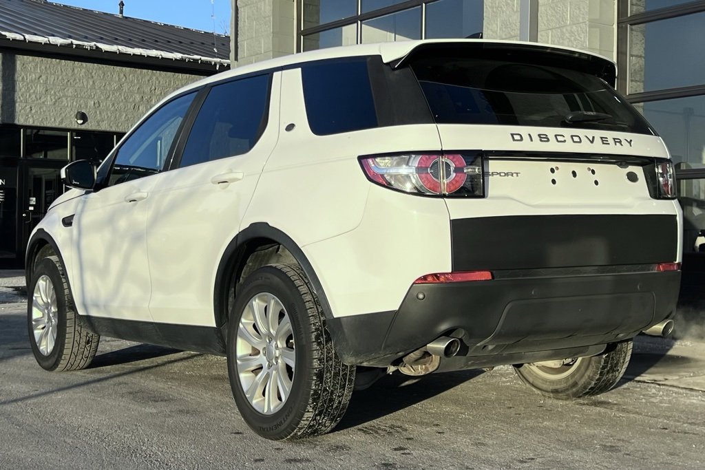 Used 2019 Land Rover Discovery Sport SE image 5