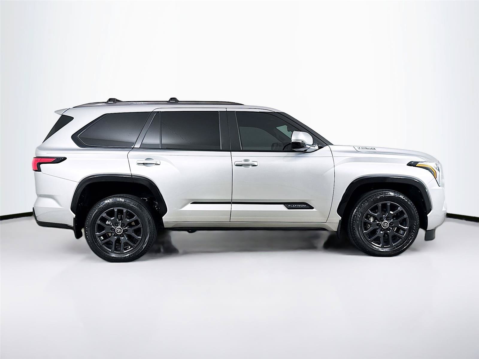 Used 2024 Toyota Sequoia Platinum AWD/4WD image 36