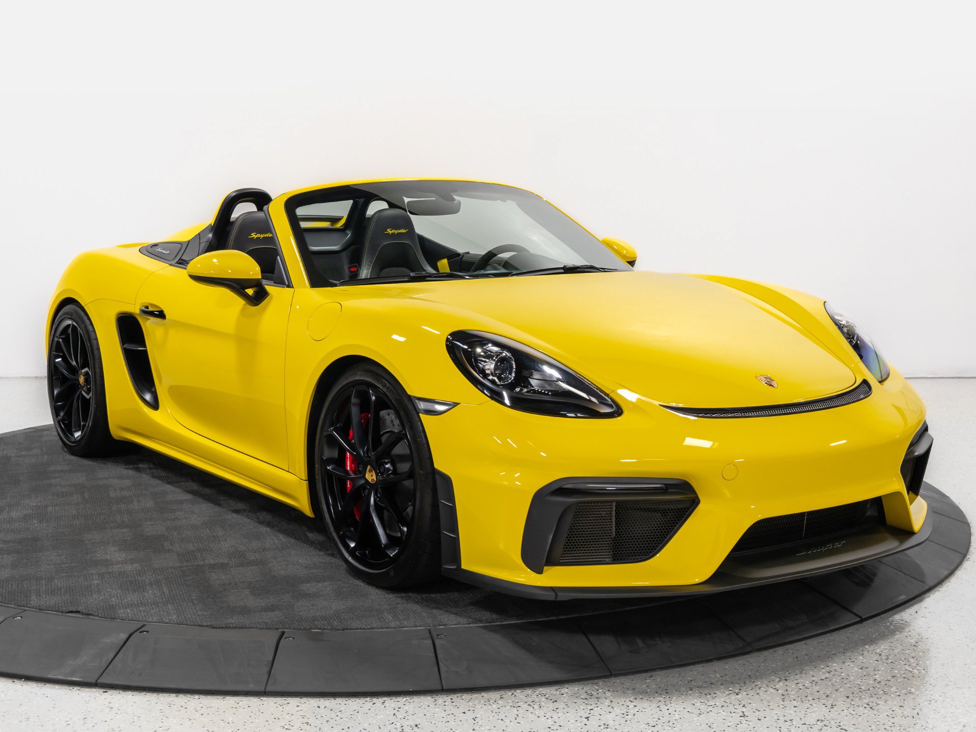 Used 2022 Porsche 718 Boxster Spyder RWD image 12