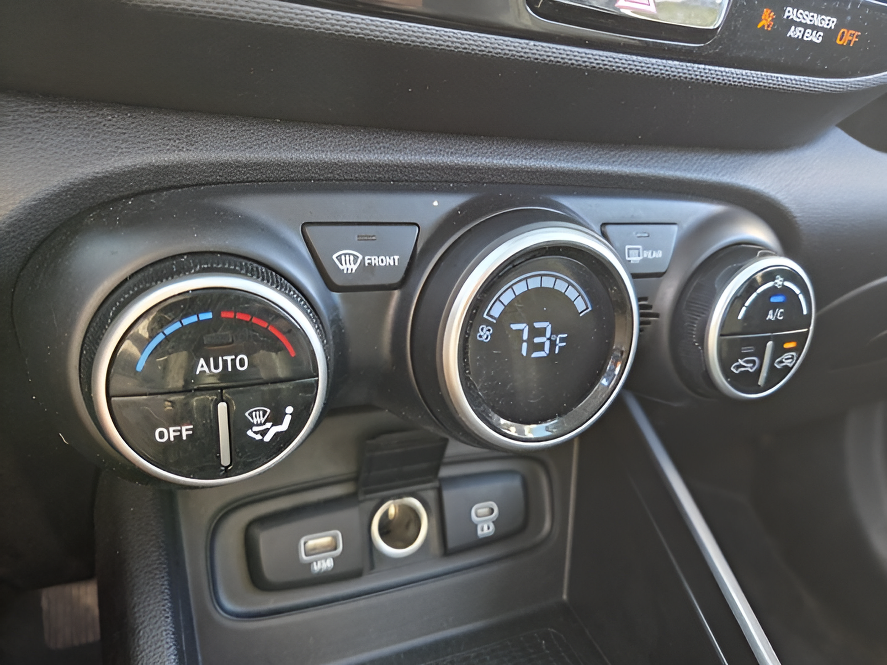 Used 2025 Hyundai Venue SEL FWD image 22