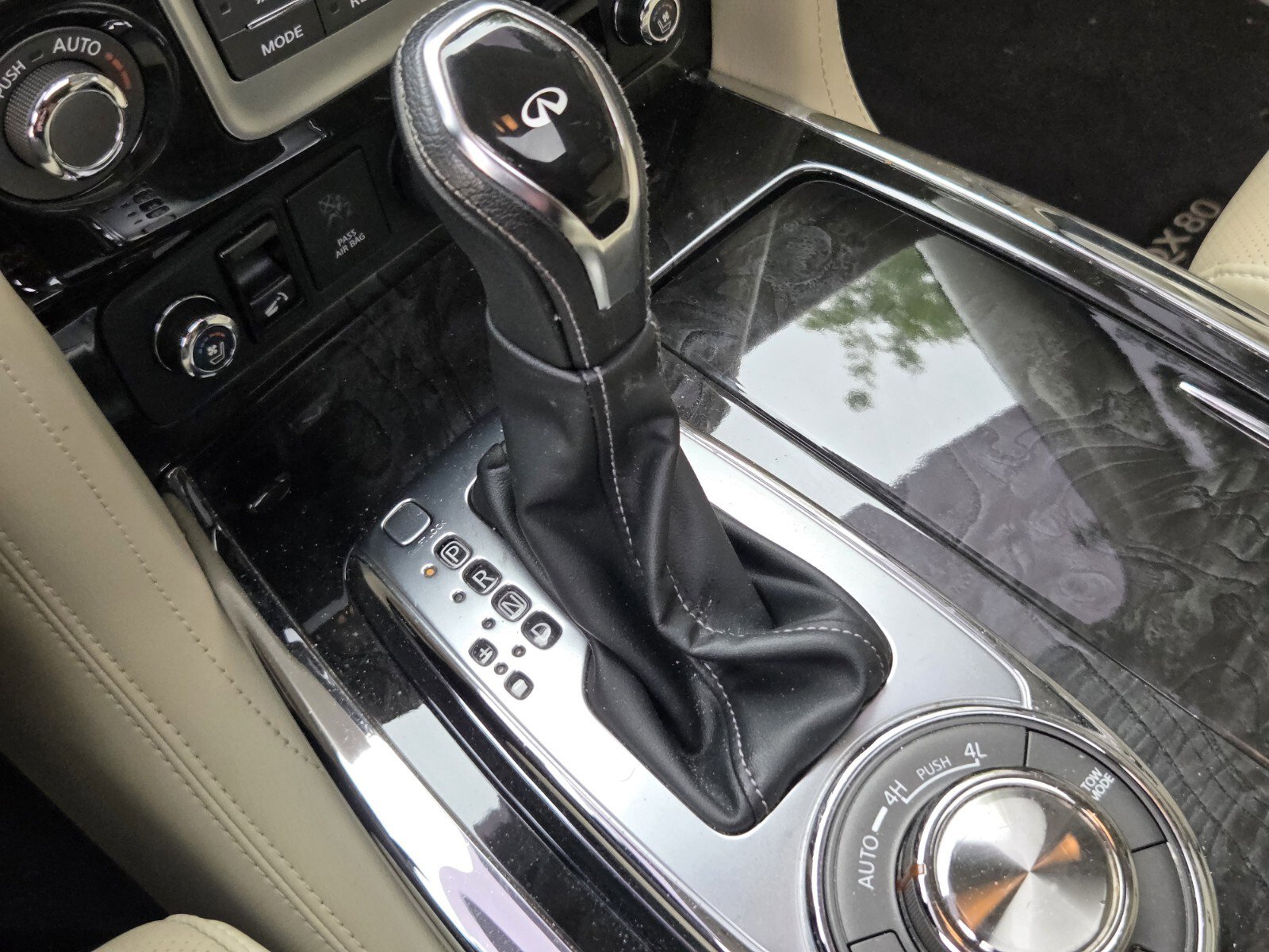 Used 2018 INFINITI QX80 4WD w/ Deluxe Technology Package image 21