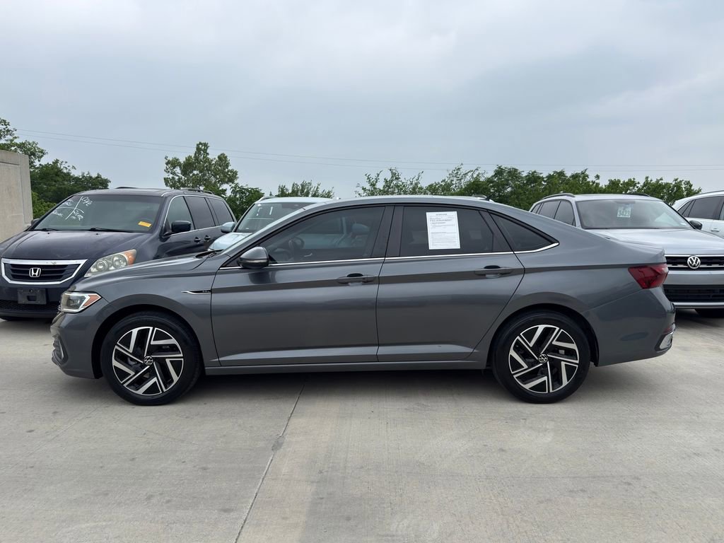Used 2023 Volkswagen Jetta SEL FWD image 6