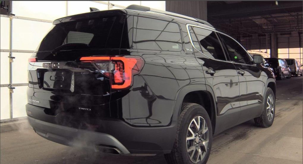 Used 2023 GMC Acadia SLE w/ Driver Convenience Package image 5