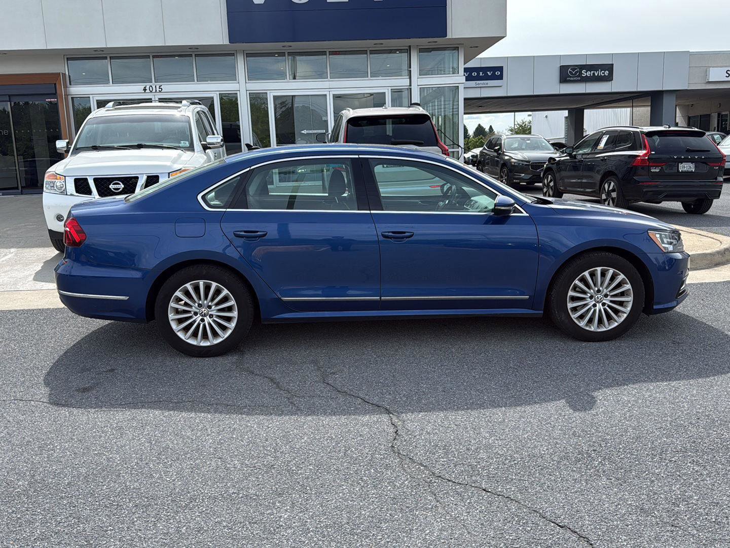 Used 2017 Volkswagen Passat 1.8T SE FWD image 6