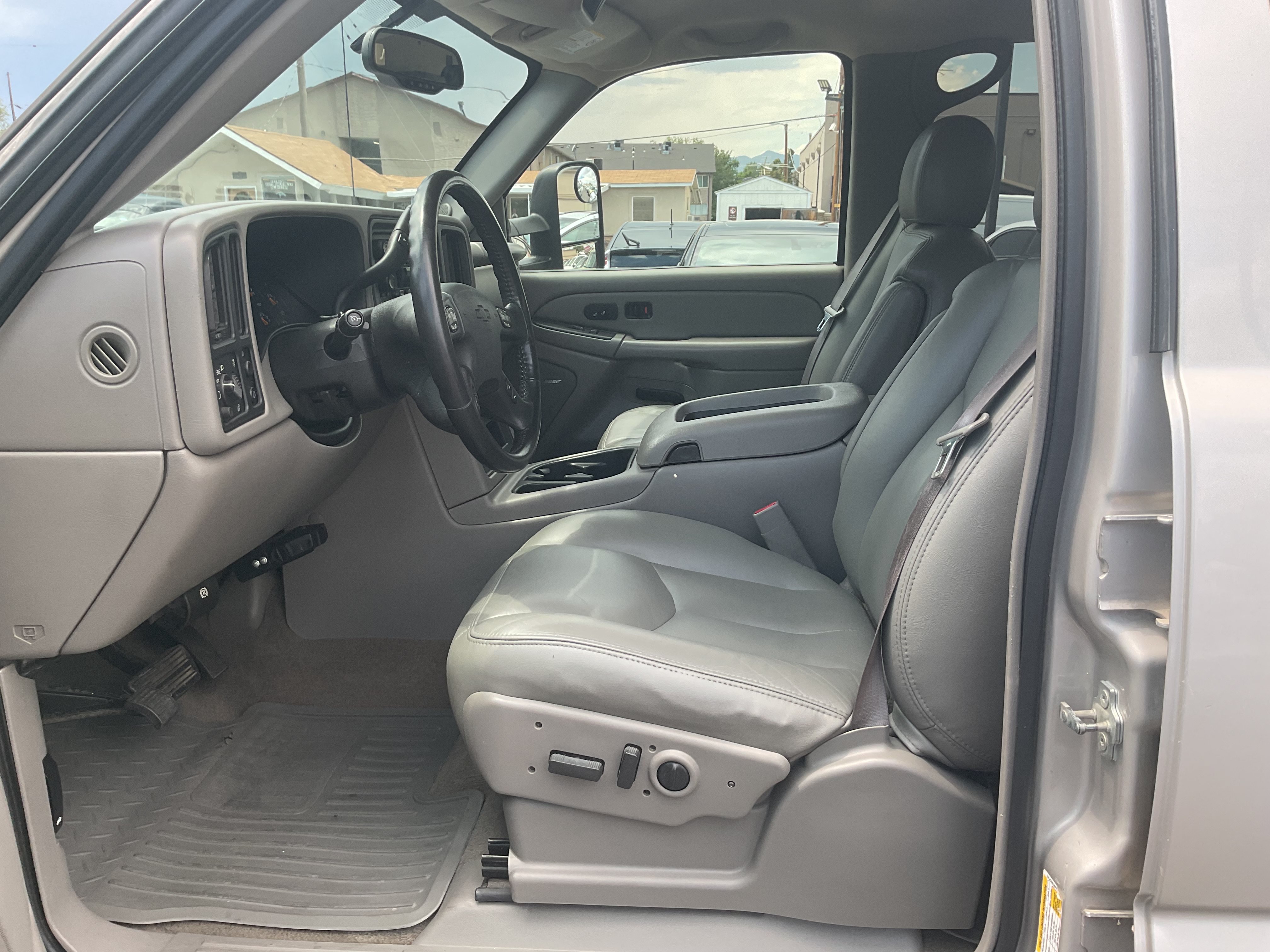 Used 2006 Chevrolet Silverado 3500 LT w/ Heavy-Duty Power Package RWD image 11