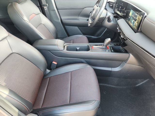 Used 2025 Nissan Kicks SR FWD image 10