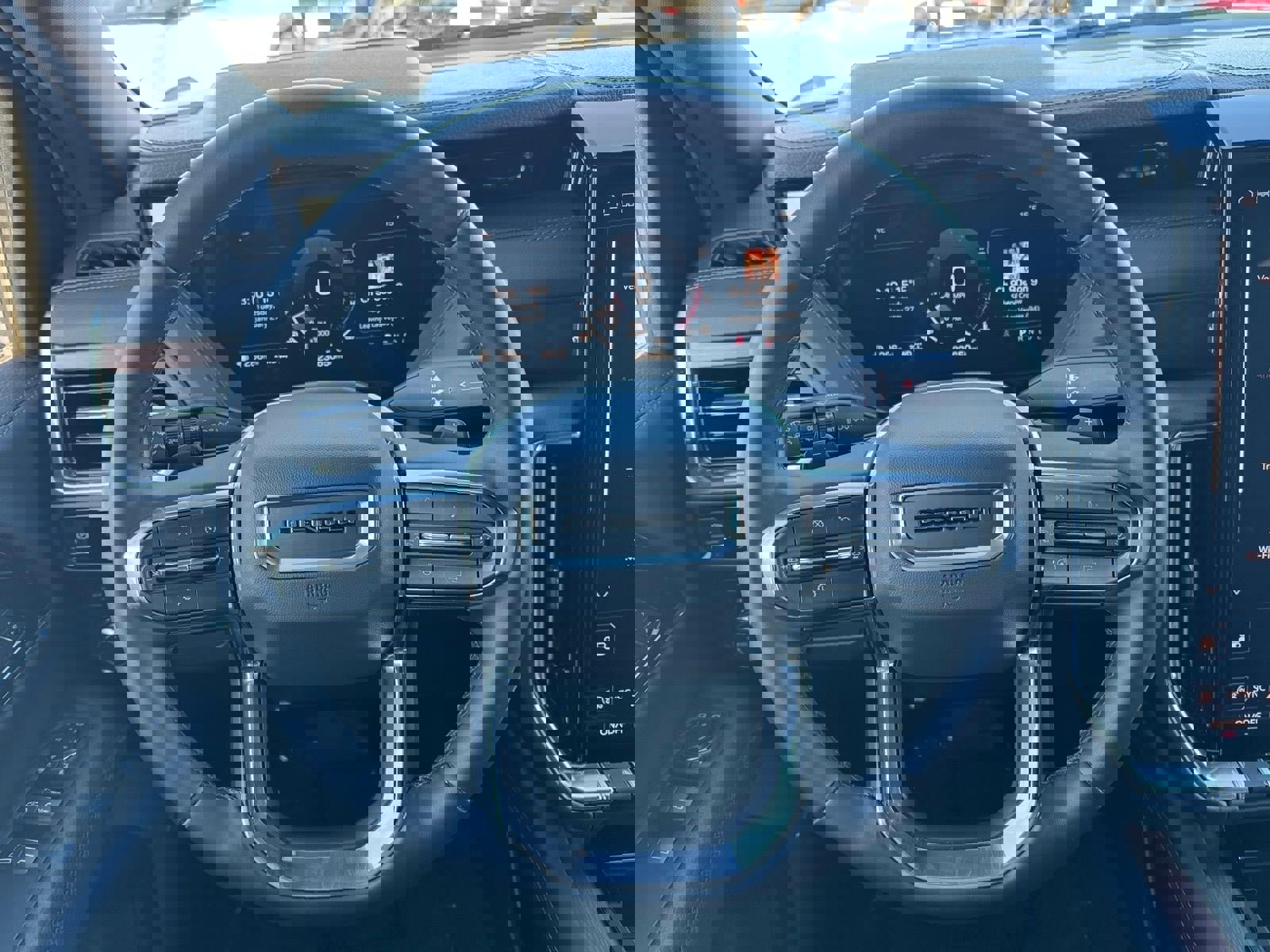 Certified 2025 GMC Yukon XL Denali image 9