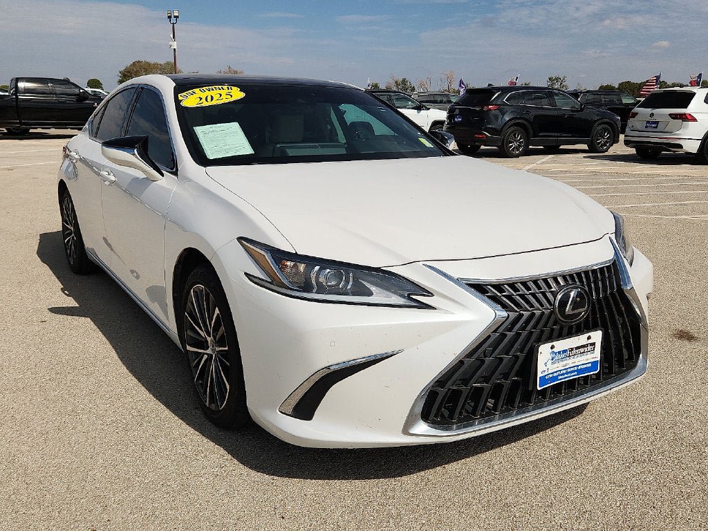 Used 2025 Lexus ES 350 w/ Premium Package FWD image 6
