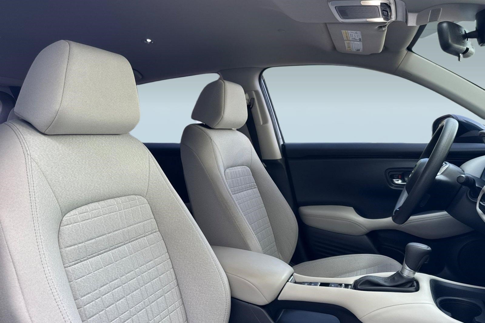 Certified 2025 Honda HR-V LX image 28