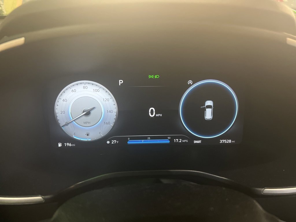 Used 2023 Hyundai Santa Fe Limited image 3