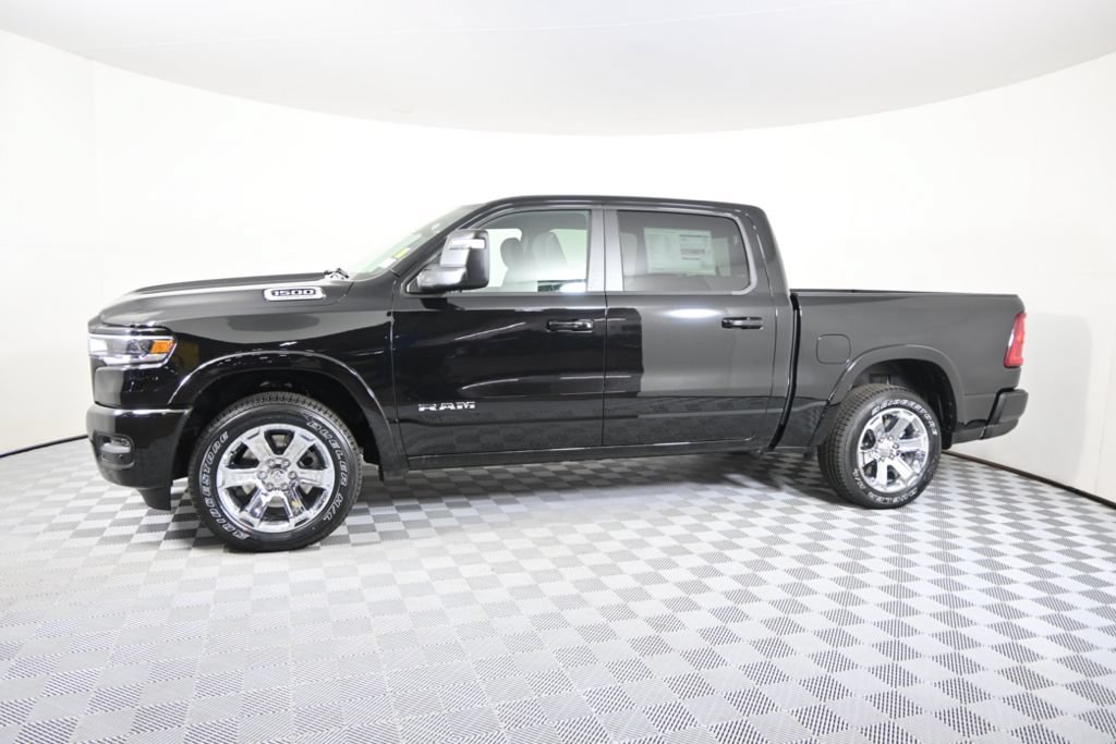 Used 2026 RAM 1500 Big Horn AWD/4WD image 2