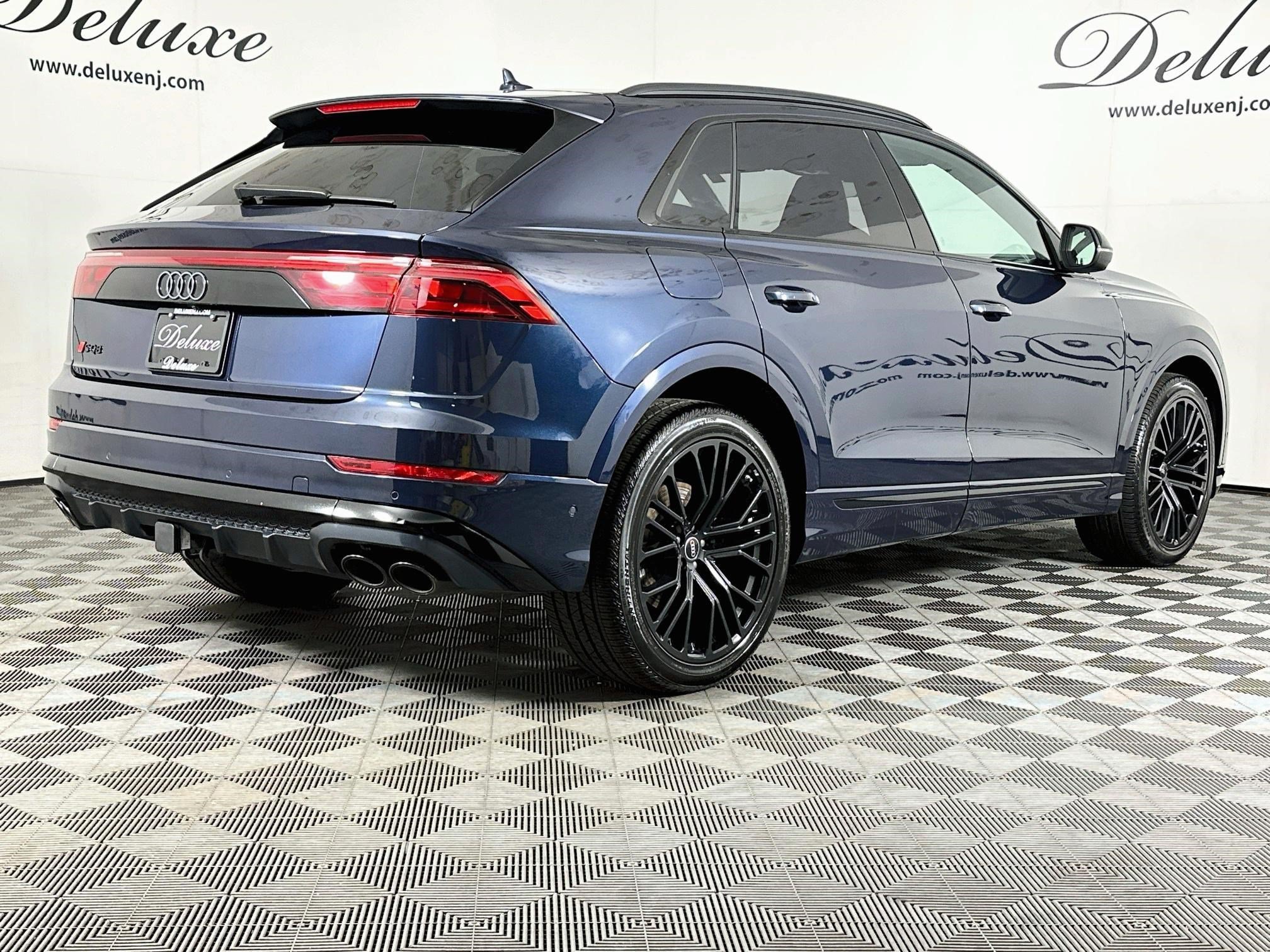 Used 2025 Audi SQ8 Prestige AWD/4WD image 6