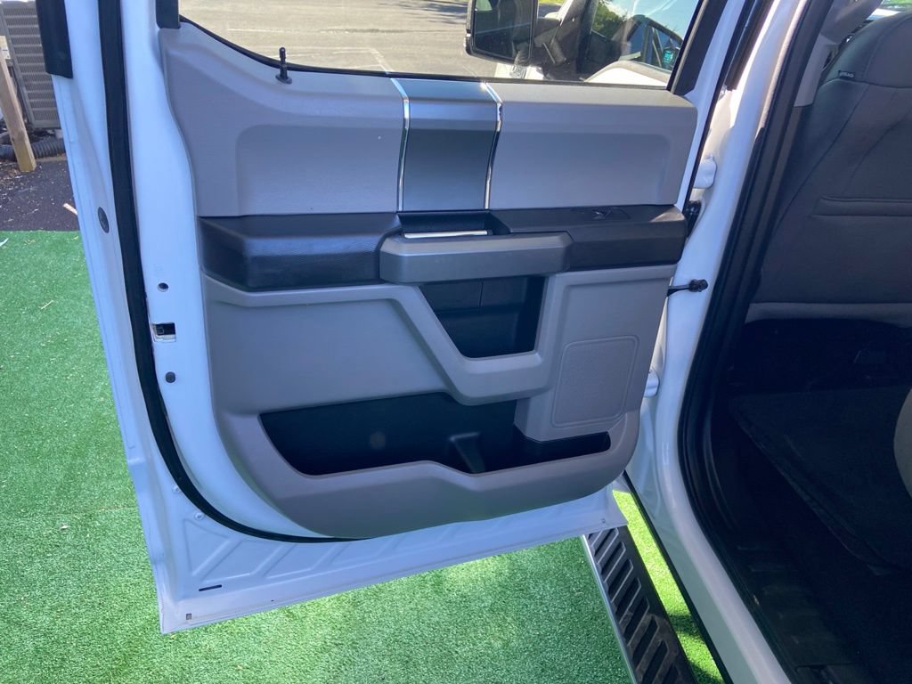 Used 2017 Ford F150 XLT w/ Equipment Group 301A Mid AWD/4WD image 38