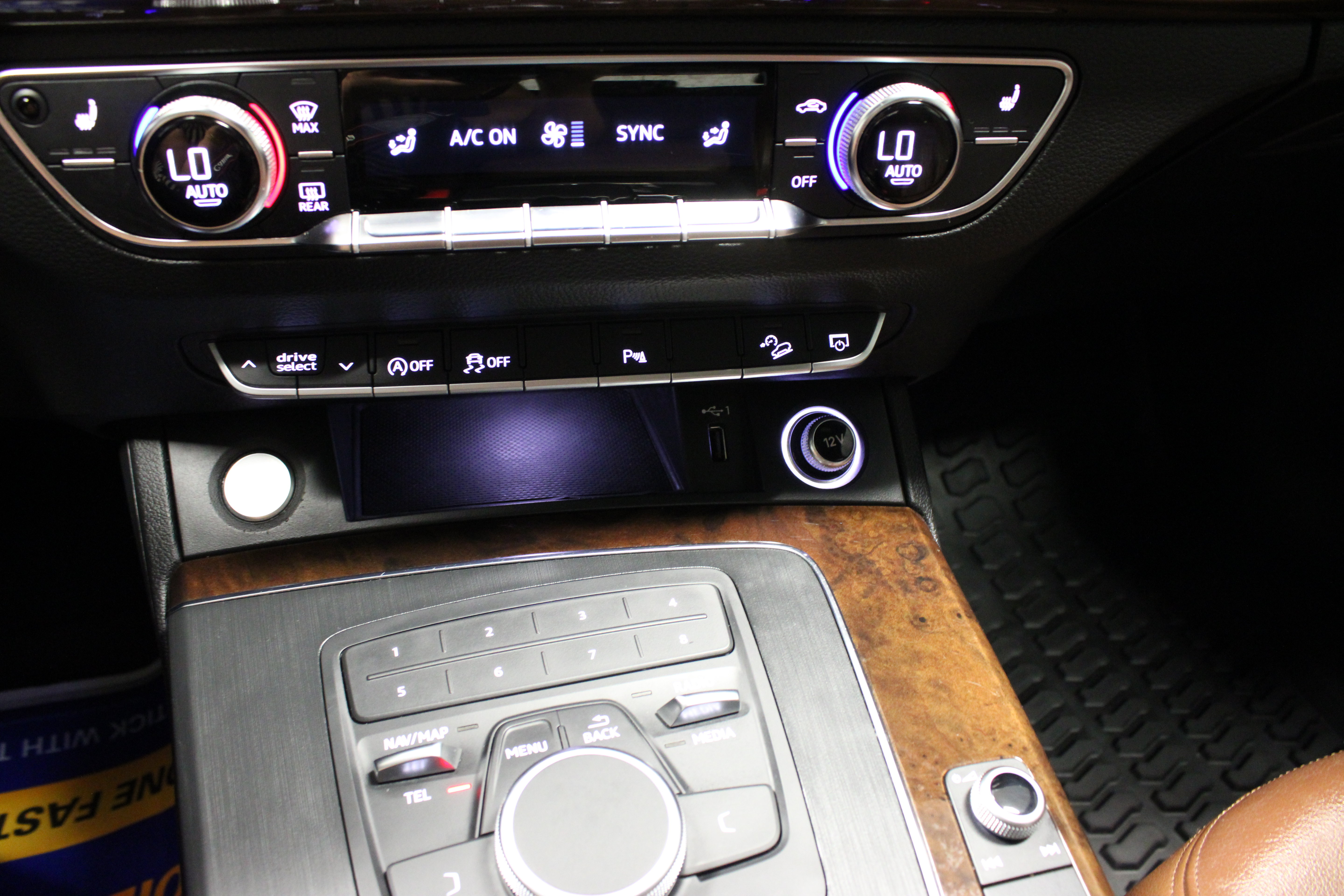 Used 2020 Audi Q5 2.0T Premium w/ Convenience Package AWD/4WD image 23