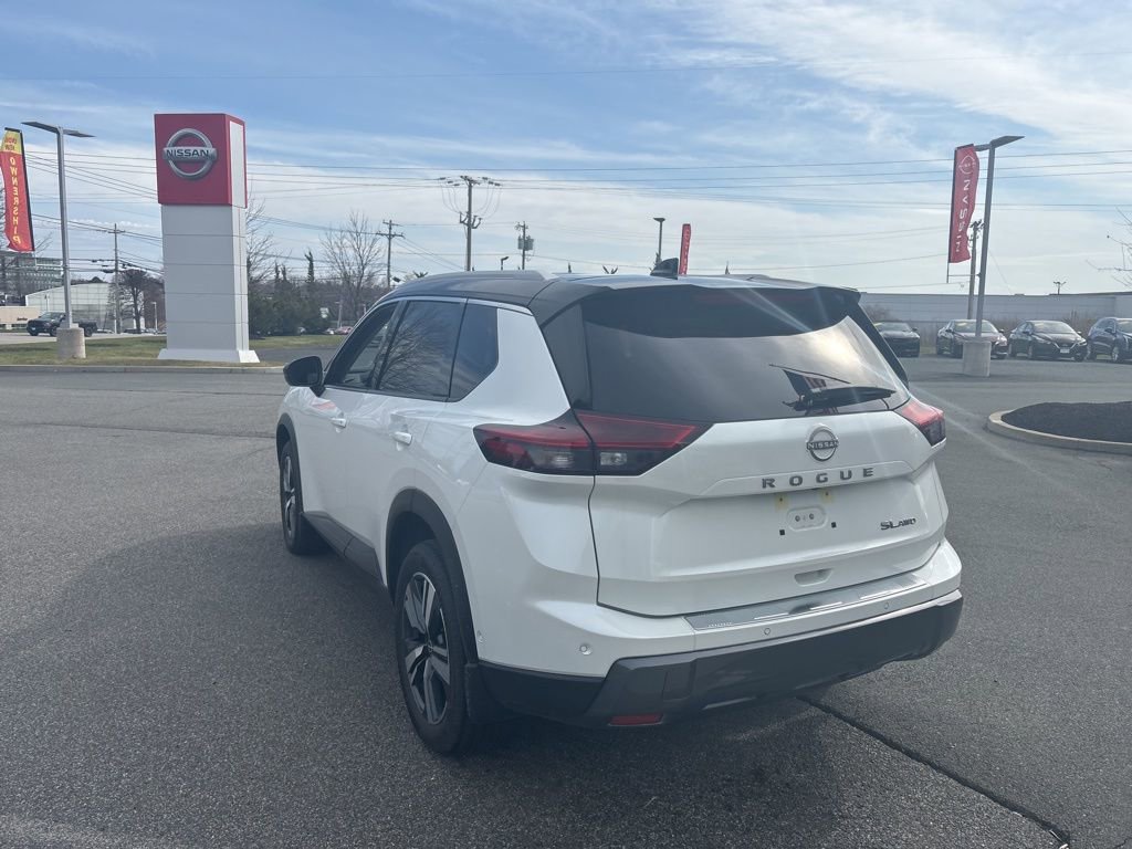 Used 2025 Nissan Rogue SL image 5