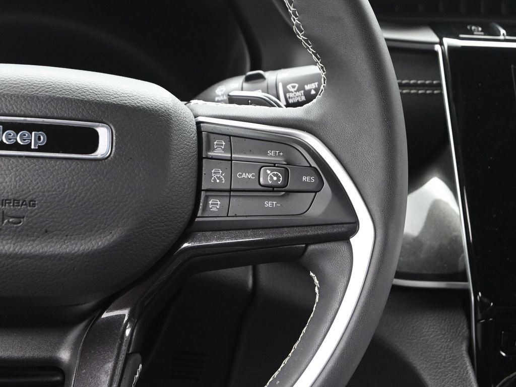 Used 2023 Jeep Grand Cherokee Altitude image 29