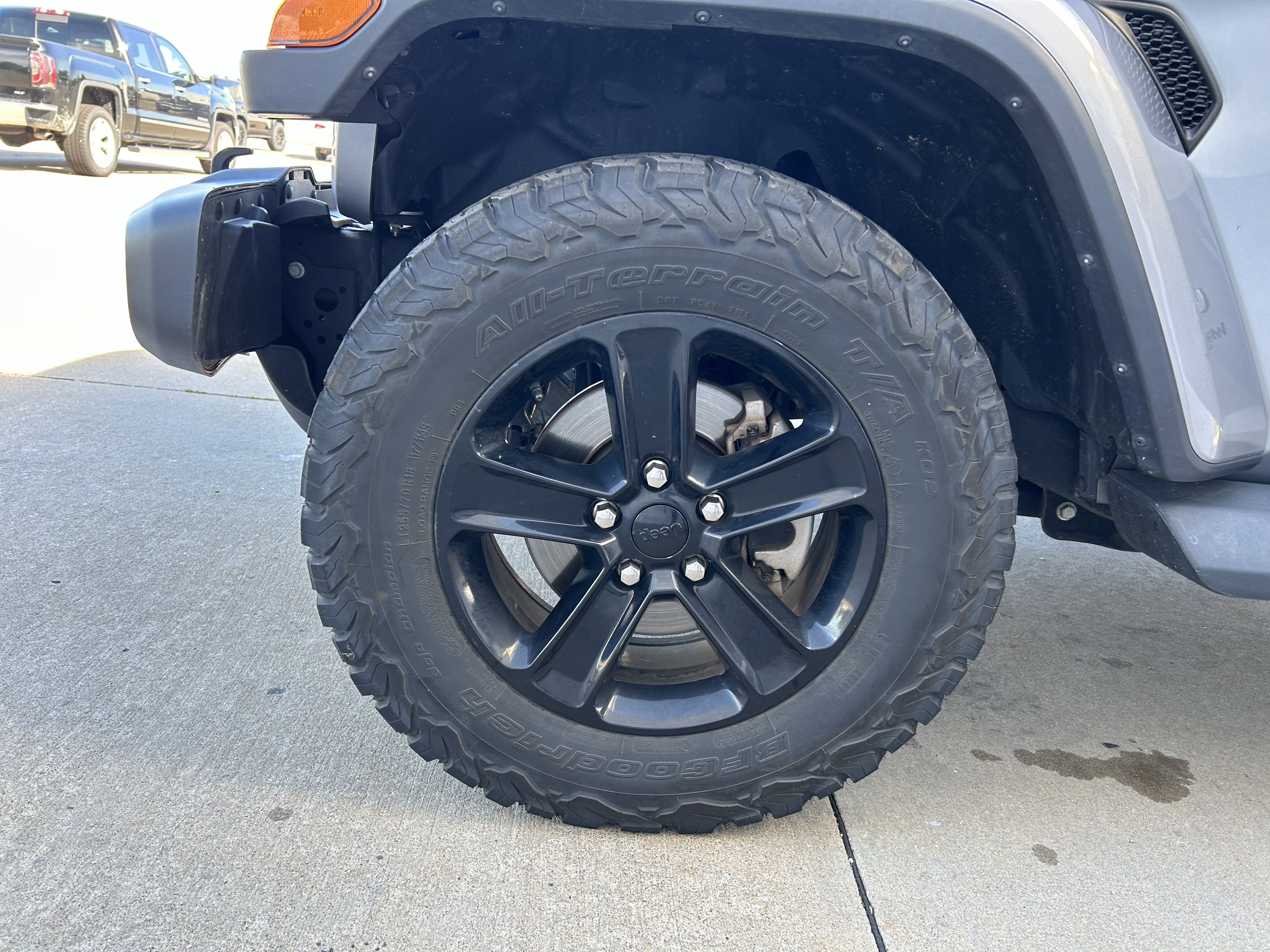 Used 2019 Jeep Wrangler Unlimited Sahara w/ Uconnect 4C Nav & Sound Group image 11