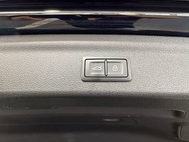 Used 2023 Audi Q3 2.0T Premium Plus w/ Premium Plus Package AWD/4WD image 36
