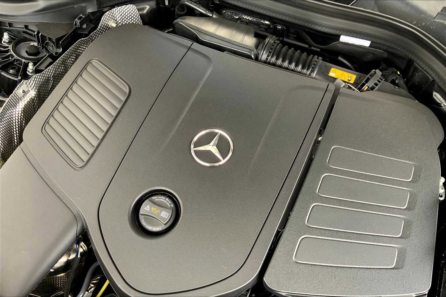 Used 2025 Mercedes-Benz GLC 300 image 18