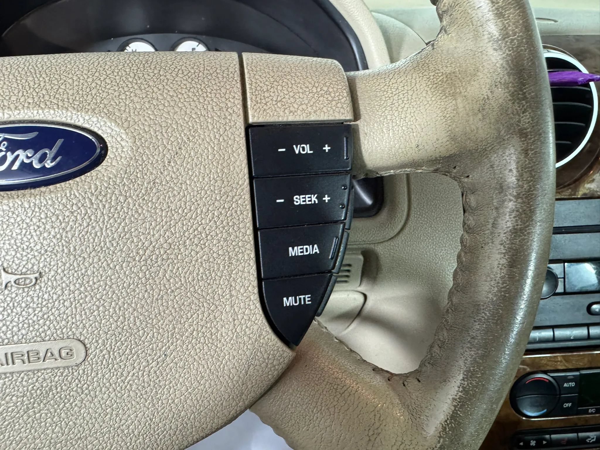 Used 2006 Ford Freestyle Limited AWD/4WD image 16
