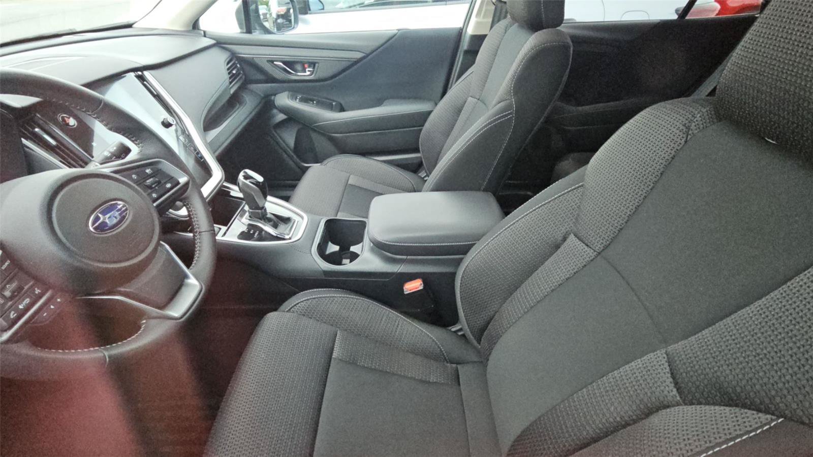 Used 2024 Subaru Outback Premium AWD/4WD image 6