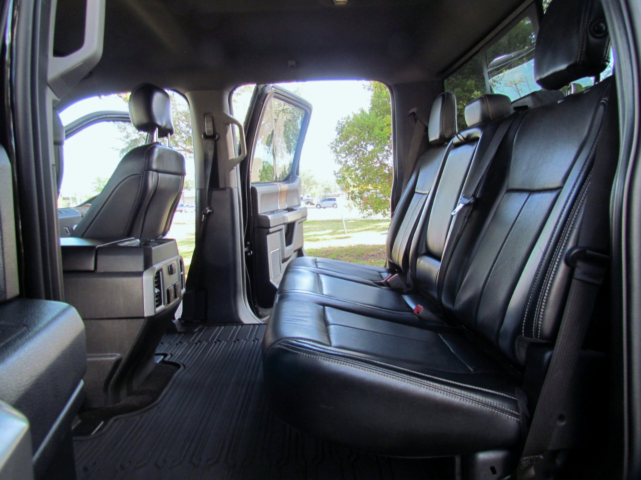 Used 2018 Ford F150 Lariat image 24