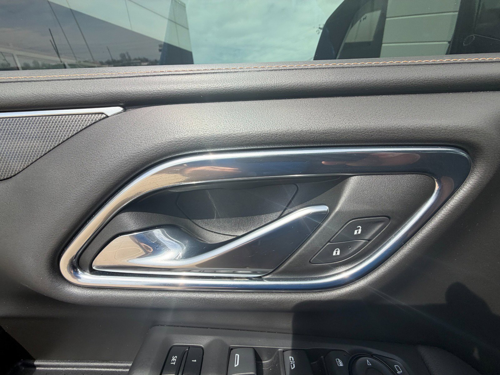 Certified 2023 GMC Yukon AT4 image 8