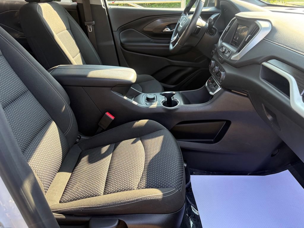 Used 2023 GMC Terrain SLE w/ Driver Convenience Package FWD image 28