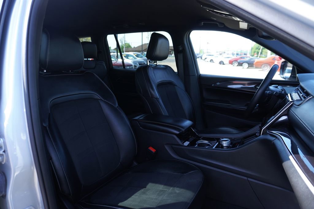 Used 2023 Jeep Grand Cherokee L Laredo AWD/4WD image 32