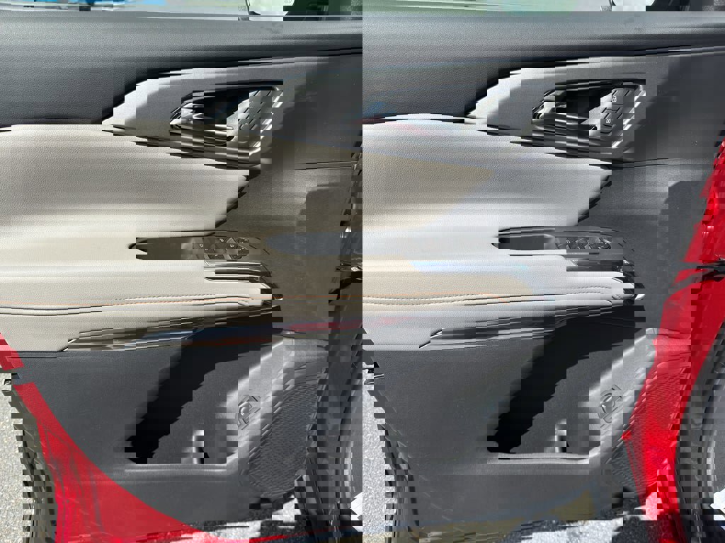 New 2026 Chevrolet Traverse LT image 11